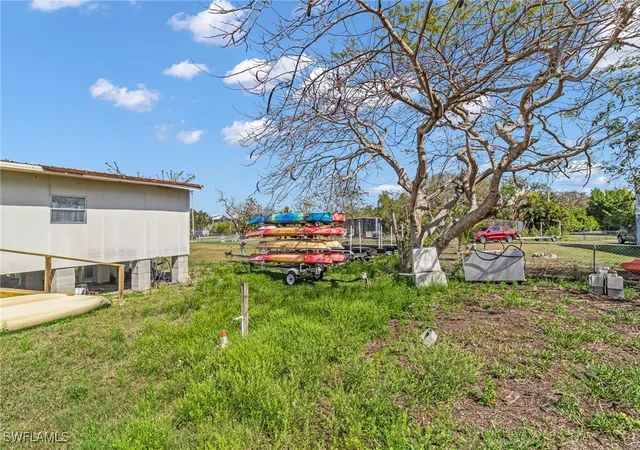 Photo 3 of Manufactured home for sale at 224 Mamie St, Chokoloskee, FL 34138 | MLS# 225020414 | Listing updated on 2026-06-11