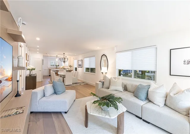 Photo 4 of Condo for sale at 320 14Th Ave S #320E, Naples, FL 34102 | MLS# 225020277 | Listing updated on 2026-06-21
