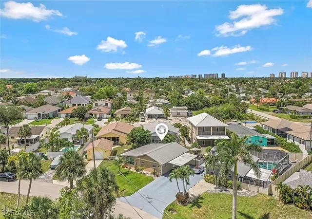 Photo 4 of Sale Pending at 814 107th Avenue N, Naples, FL 34108 | MLS# 225014829 | Listing updated on 2025-10-20