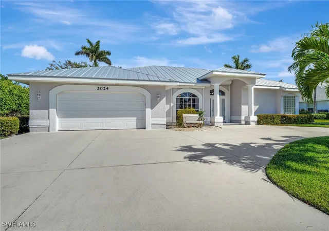 Photo 1 of Single family home for sale at 2024 Imperial Cir, Naples, FL 34110 | MLS# 225029781 | Listing updated on 2026-08-31