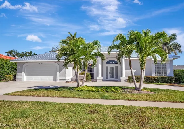 Photo 3 of Single family home for sale at 2024 Imperial Cir, Naples, FL 34110 | MLS# 225029781 | Listing updated on 2026-08-31