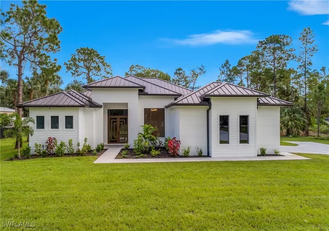 Photo 1 of Sale Pending at 826 20th Street Se, Naples, FL 34117 | MLS# 225053733 | Listing updated on 2026-07-14