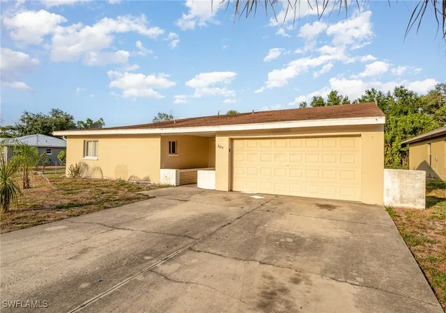 2nd image of 2414 Parkview Dr, Fort Myers, FL 33905 | MLS# 225044596