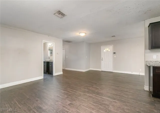 3rd image of 2414 Parkview Dr, Fort Myers, FL 33905 | MLS# 225044596
