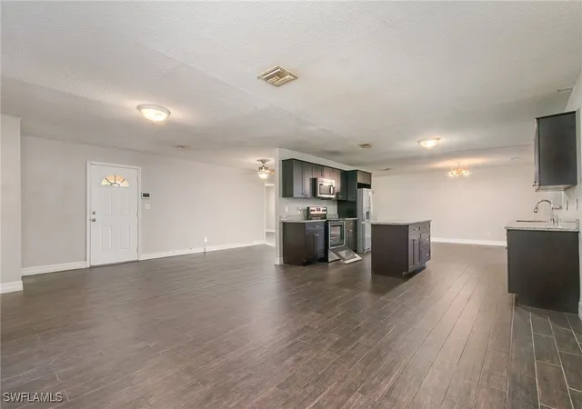 4th image of 2414 Parkview Dr, Fort Myers, FL 33905 | MLS# 225044596