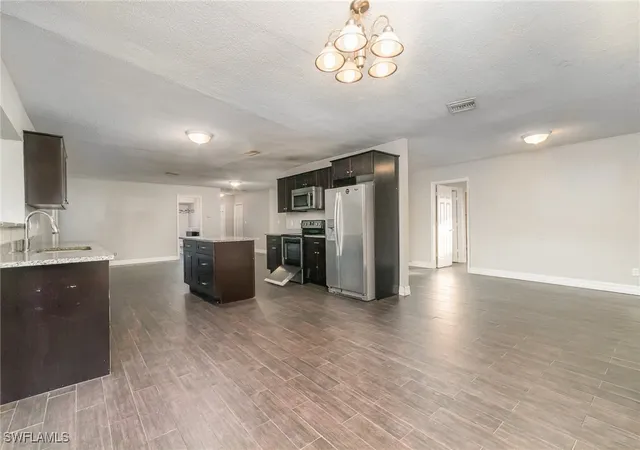 5th image of 2414 Parkview Dr, Fort Myers, FL 33905 | MLS# 225044596