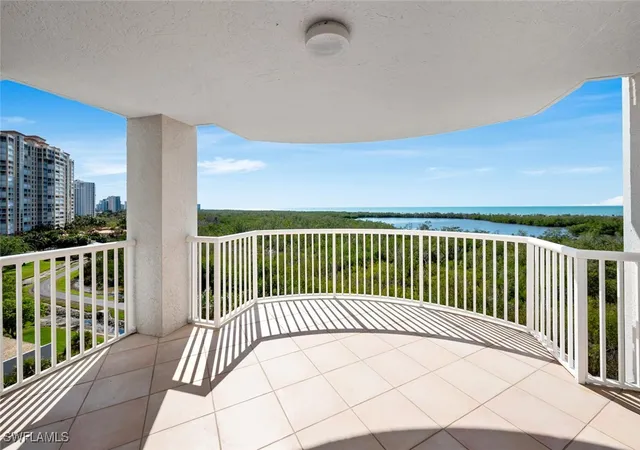 5th image of 6849 Grenadier Blvd #802, Naples, FL 34108 | MLS# 224004577