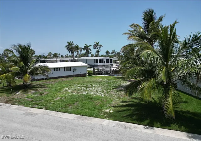 3rd image of 11271 Azalea Ln, Fort Myers Beach, FL 33931 | MLS# 225052170