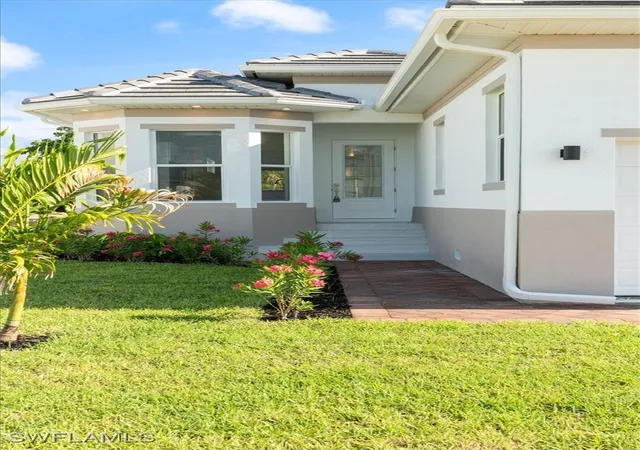 Photo 4 of Single family home for sale at 2537 Linda Dr, Naples, FL 34112 | MLS# 225002133 | Listing updated on 2026-07-08