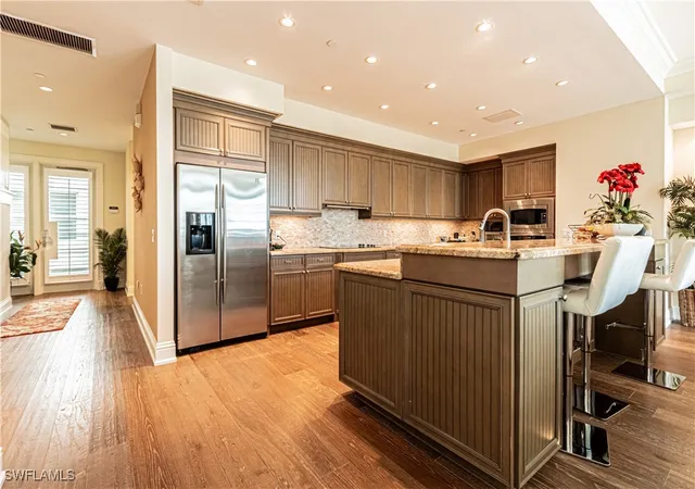 Listing Photo 3 - Condo for sale in building located at 1001 10Th Ave S, Naples, FL 34102 - Unit #211