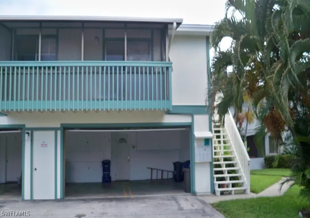 Condominium at 3301 Prince Edward Island Cir #4, Fort Myers, FL 33907 | MLS# 215047679 | | Sold on 2015-10-16
