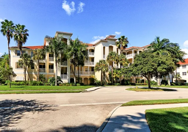 Condominium at 4843 Hampshire Ct #201, Naples, FL 34112 | MLS# 215060364 |  | Sold on 2016-06-15
