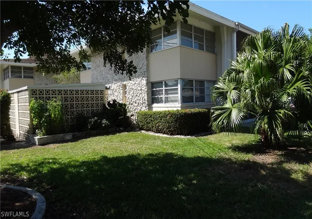 Condominium at 402 Se 42Nd Ter #D7, Cape Coral, FL 33904 | MLS# 217017905 | | Sold on 2017-04-21