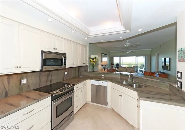 Condominium at 13105 Vanderbilt Dr #908, Naples, FL 34110 | MLS# 217003320 | | Sold on 2017-07-10