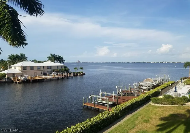 Condominium at 4013 Se 20Th Pl #301, Cape Coral, FL 33904 | MLS# 217037304 |  | Sold on 2017-10-26