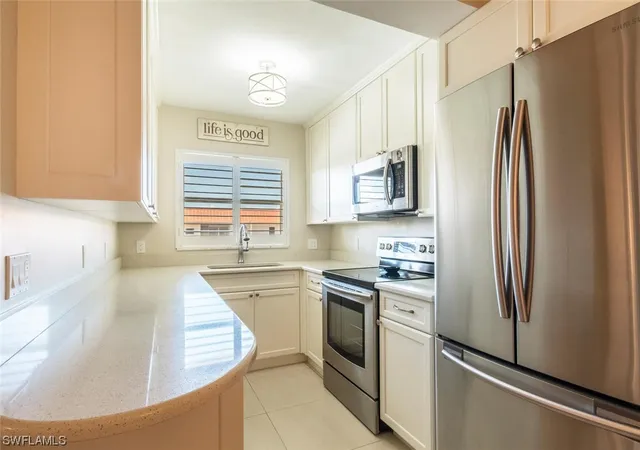 Condominium at 2900 Gulf Shore Blvd N #404, Naples, FL 34103 | MLS# 219049406 | | Sold on 2020-01-17