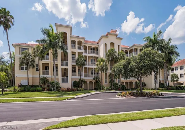 Condominium at 4843 Hampshire Ct #2-303, Naples, FL 34112 | MLS# 219046452 | | Sold on 2020-09-22