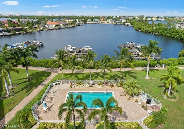 Condominium at 226 3Rd St #302, Bonita Springs, FL 34134 | MLS# 220049311 | | Sold on 2020-10-02