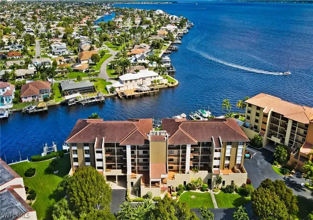 Condominium at 4013 Se 20Th Pl #203, Cape Coral, FL 33904 | MLS# 221015998 |  | Sold on 2021-05-07