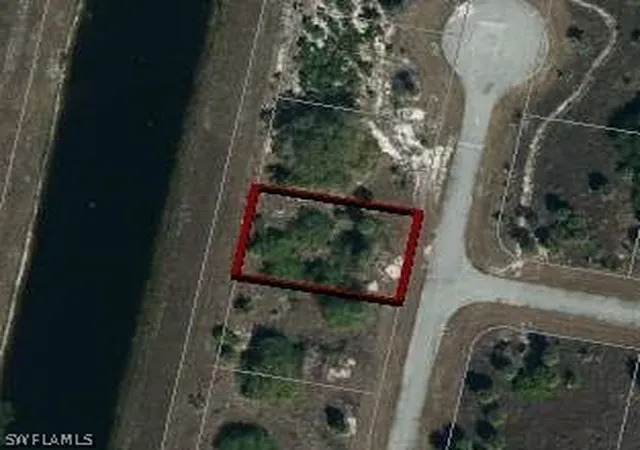 Unimproved Land at 824 Berkshire Dr, La Belle, FL 33935 | MLS# 219065105 | | Sold on 2021-06-30