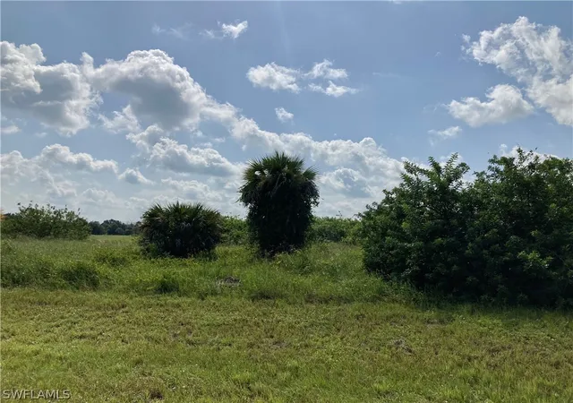 1st image of 3049 E Briarwood Cir, Labelle, FL 33935 | MLS# 221065335