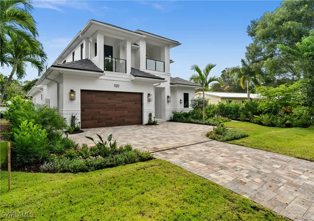 3rd image of 1120 10Th Ave N, Naples, FL 34102 | MLS# 224101968