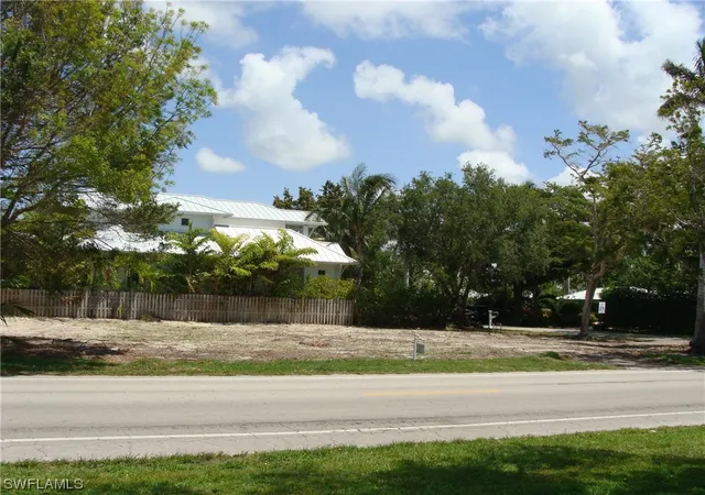 Photo 1 of Land for sale at 695 Broad Ave S, Naples, FL 34102 | MLS# 223033649 | Listing updated on 2026-01-11