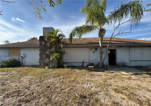 Photo 1 of Manufactured home for sale at 8306 Suncoast Dr, North Fort Myers, FL 33917 | MLS# 225008196 | Listing updated on 2026-01-07