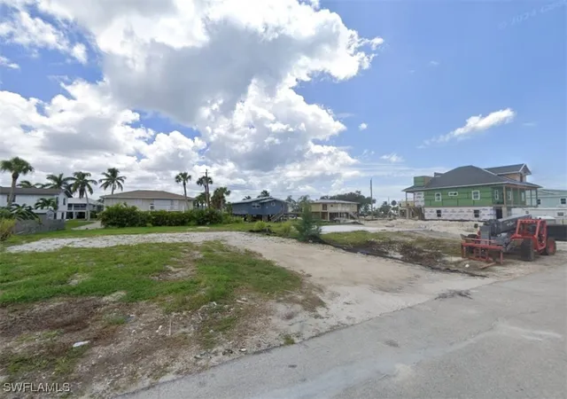 3rd image of 156 Hibiscus Dr, Fort Myers Beach, FL 33931 | MLS# 225012496