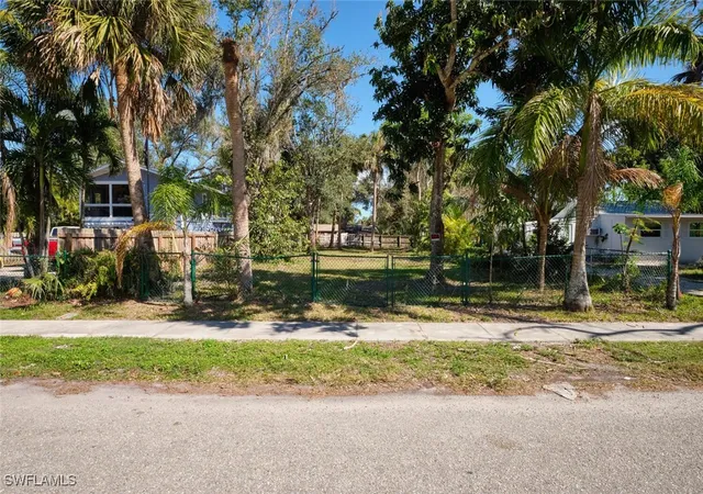 Photo 1 of Land for sale at 213 Delray Ave, Fort Myers, FL 33905 | MLS# 225011883 | Listing updated on 2026-01-28