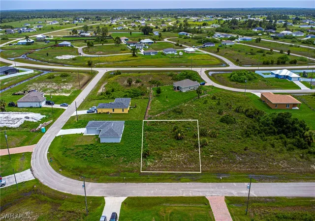2nd image of 9032 Maywood Cir, Labelle, FL 33935 | MLS# 224052139