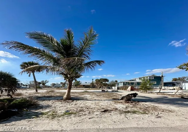 4th image of 111 Hibiscus Dr, Fort Myers Beach, FL 33931 | MLS# 224103116