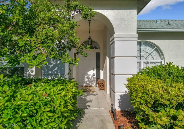 Photo 2 of Single family home for sale at 4991 Brixton Ct, Naples, FL 34104 | MLS# 224086908 | Listing updated on 2026-10-07