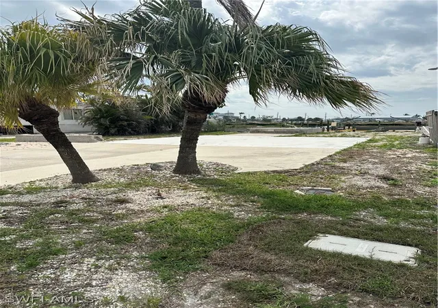 Photo 1 of Land for sale at 829 Oak St, Fort Myers Beach, FL 33931 | MLS# 225022295 | Listing updated on 2026-06-01