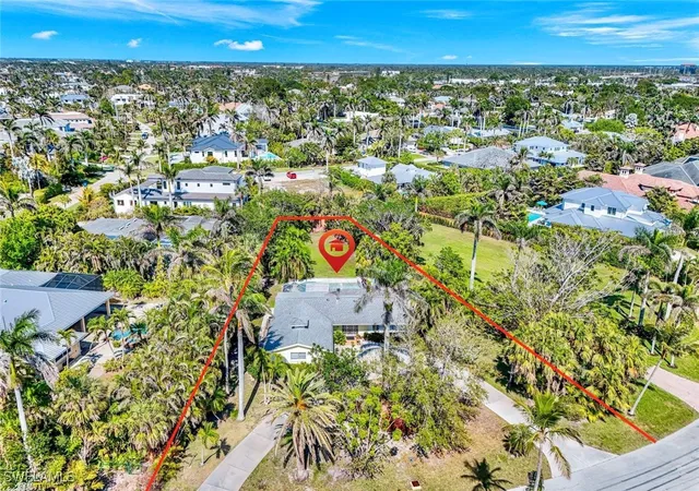 Photo 3 of Single family home for sale at 289 Spring Line Dr, Naples, FL 34102 | MLS# 225027665 | Listing updated on 2026-05-01