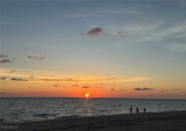 2nd image of 200 Periwinkle Wy, Sanibel, FL 33957