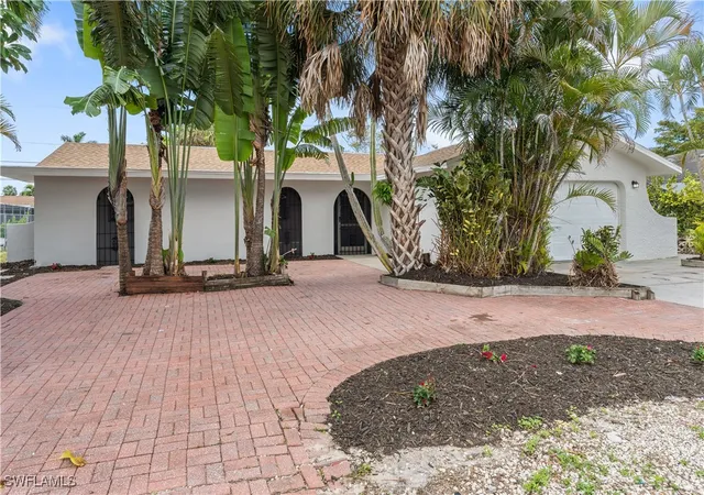 2nd image of 8925 Dorchester St, Fort Myers, FL 33907 | MLS# 225024065