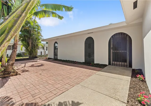 3rd image of 8925 Dorchester St, Fort Myers, FL 33907 | MLS# 225024065
