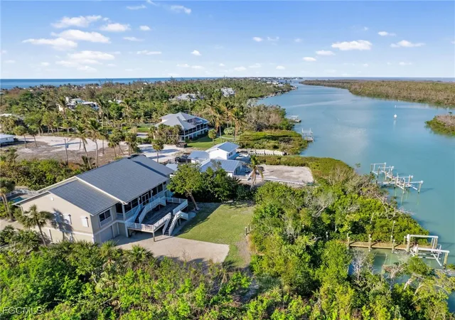 Photo 3 of Single family home for sale at 16543 Captiva Dr, Captiva, FL 33924 | MLS# 225029219 | Listing updated on 2026-08-31