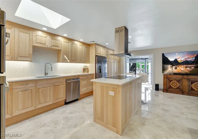 Listing Photo 5 - Condo for sale in building located at 1405 Curlew Ave, Naples, FL 34102 - Unit #3