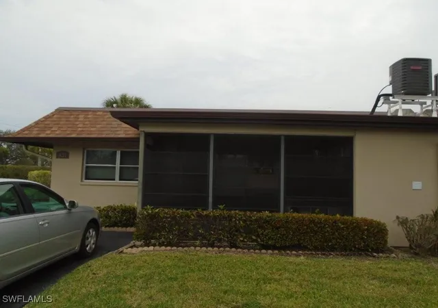 Listing Photo 2 - Condo for sale in building located at 1500 Popham Dr, Fort Myers, FL 33919 - Unit #A31