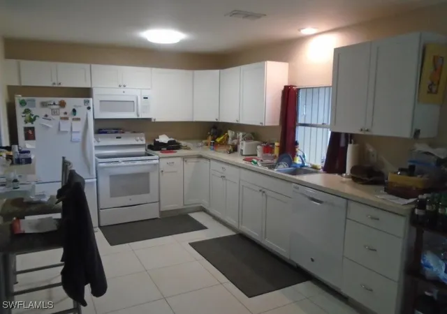 Listing Photo 5 - Condo for sale in building located at 1500 Popham Dr, Fort Myers, FL 33919 - Unit #A31