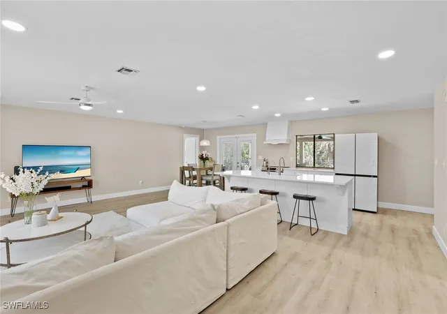 Photo 1 of Single family home for sale at 3221 68th St Sw, Naples, FL 34105 | MLS# 225033438 | Listing updated on 2026-03-31