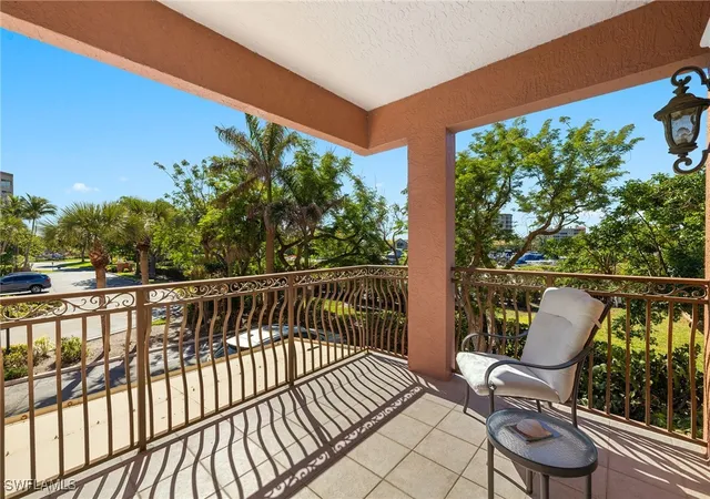2nd image of 14811 Laguna Dr, Fort Myers, FL 33908