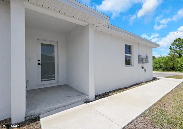 4th image of 912-914 Ainsworth St W, Lehigh Acres, FL 33974 | MLS# 225040210