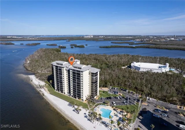 2nd image of 17080 Harbour Pt Dr, Fort Myers, FL 33908