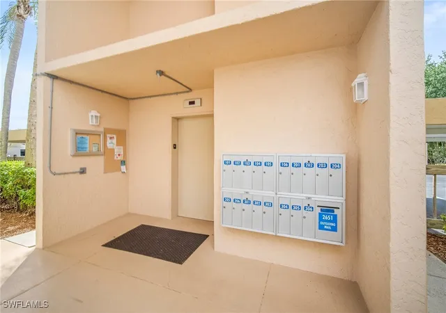 Listing Photo 4 - Condo for sale in building located at 2651 Citrus Lake Dr, Naples, FL 34109 - Unit #D203