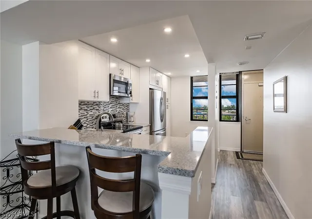 5th image of 380 Seaview Ct #604, Marco Island, FL 34145 | MLS# 224062221