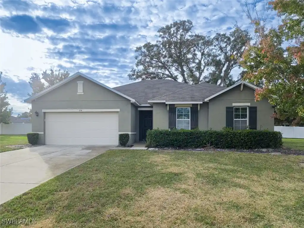 Single family home for sale at 324 Sunny Field Ct, Eustis, FL 32726 | MLS# 225025822