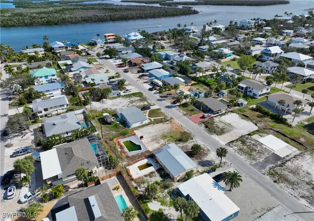 3rd image of 161 Hibiscus Dr, Fort Myers Beach, FL 33931 | MLS# 225017648